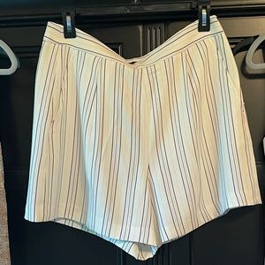 Ann Taylor Drapey Shorts Size 10